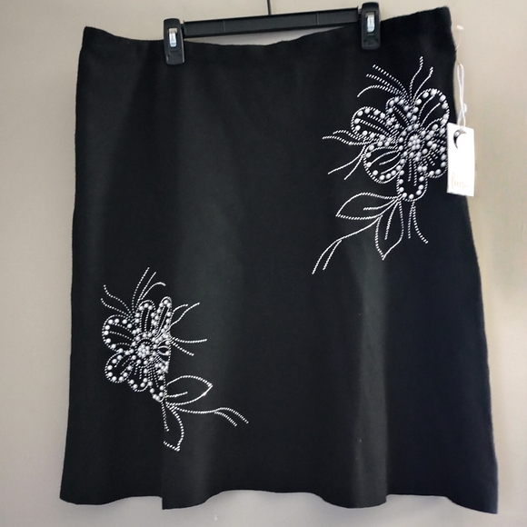 NWT Luna Black Faux Wool Skirt With Beaded Embellishments Size 2X - Picture 2 of 10